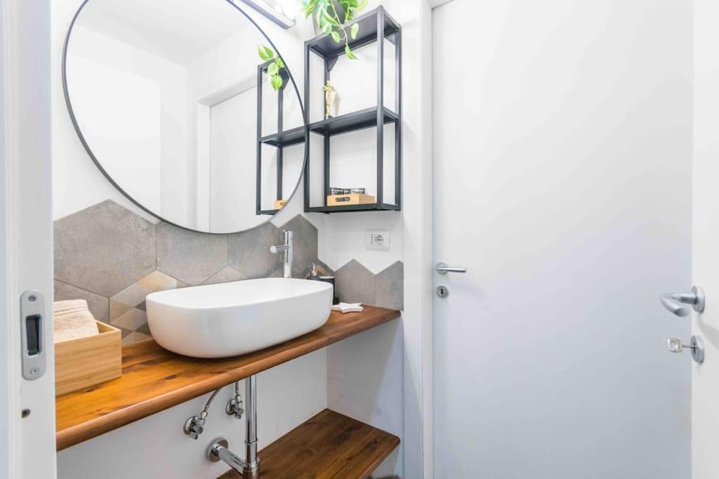 Hollywood Housein The Heart Of Turin Apartment Екстериор снимка